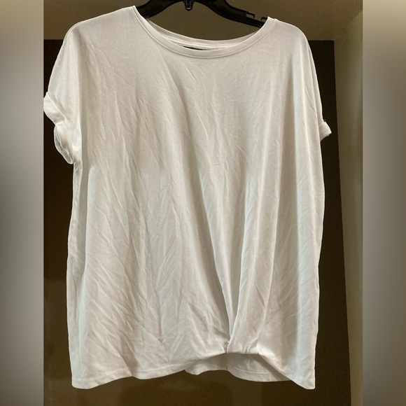 Simply Vera Vera Wang Tops - Like New Vera Wang White Tee Sz M